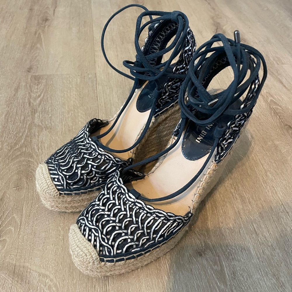 Brand New Gianni Bini Wedges